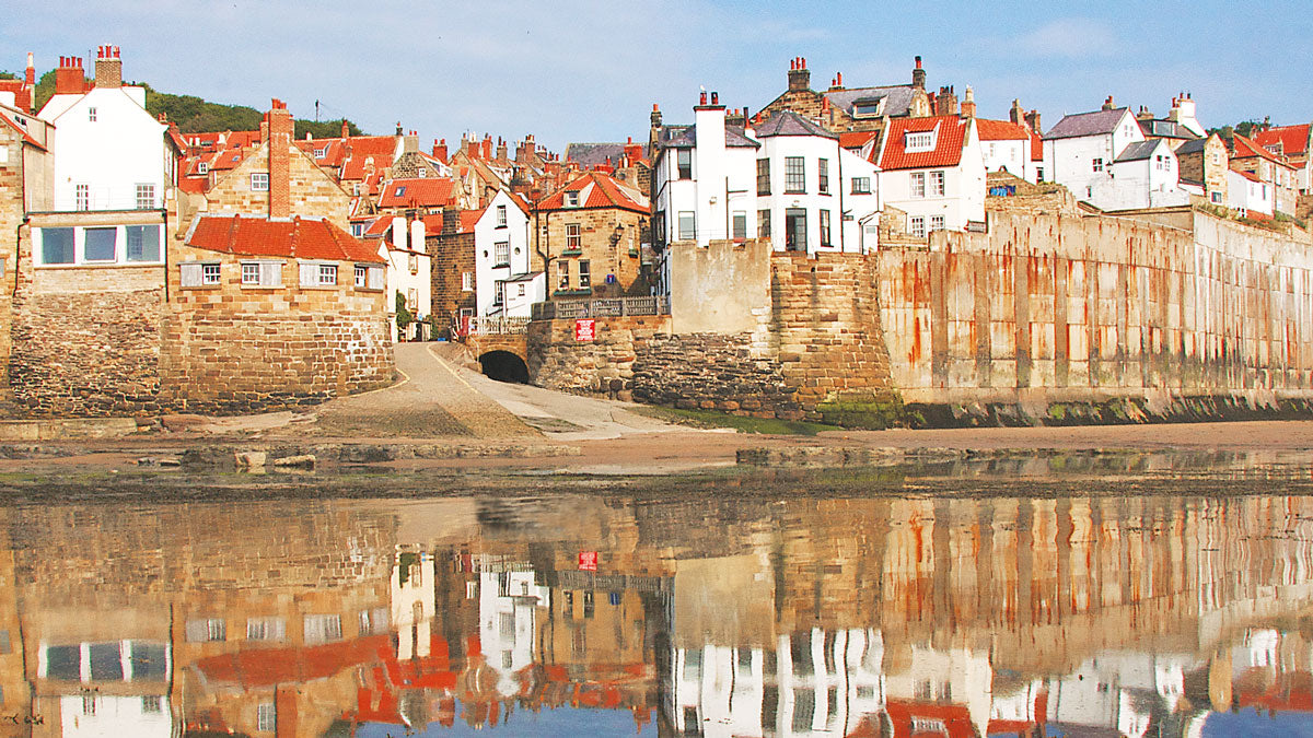 Robin Hoods Bay © Phil Webster