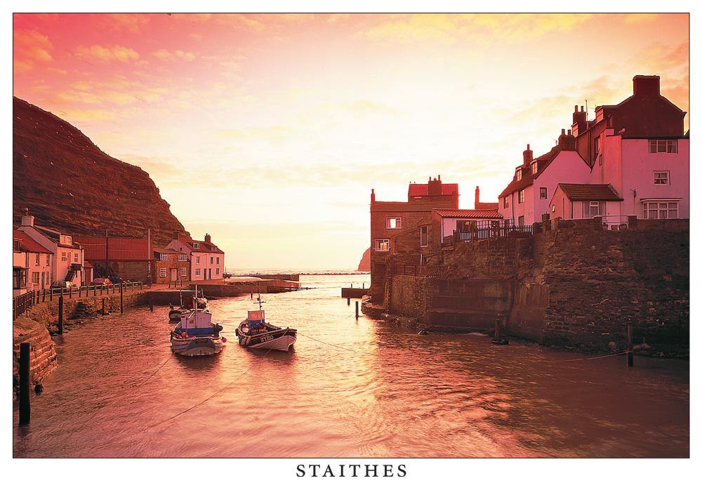 Staithes Harbour postcard | Cardtoons Publications